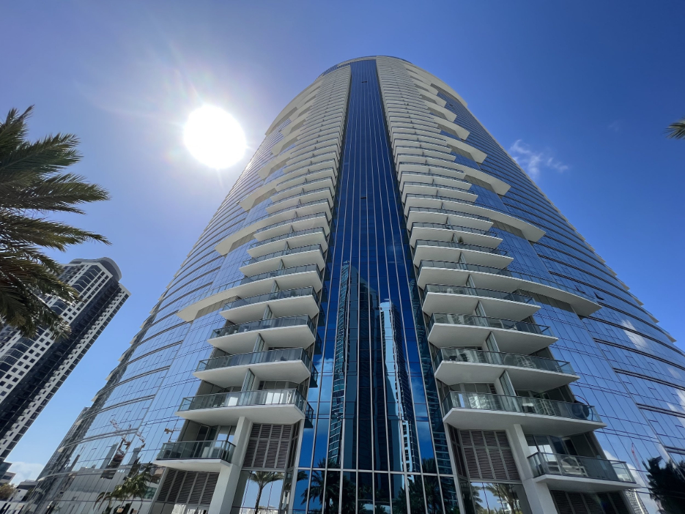 Live Urban Luxury: Miami Condos for Rent at Paramount Miami Worldcenter